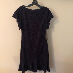 NWT Vince Camuto size 2 Navy lace dress